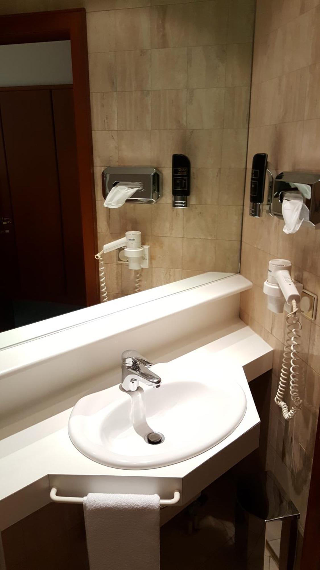 Paul'S Hotel Knittelfeld Bilik gambar